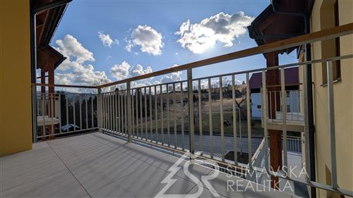 MODERNÍ 2+KK S VELKÝM BALKONEM  A VÝHLEDEM NA ŠUMAVU, PARKOVÁNÍ V DOMĚ, NOVOSTAVBA SE ZÁRUKOU, 1