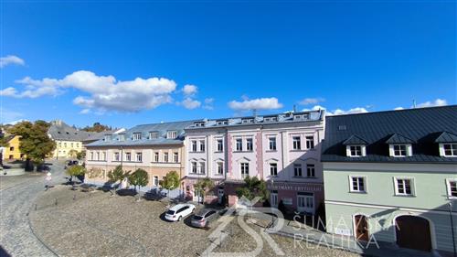 LUXUSNÍ APARTMÁN 4+1 PŘÍMO NA NÁMĚSTÍ V KAŠPERSKÝCH HORÁCH 1