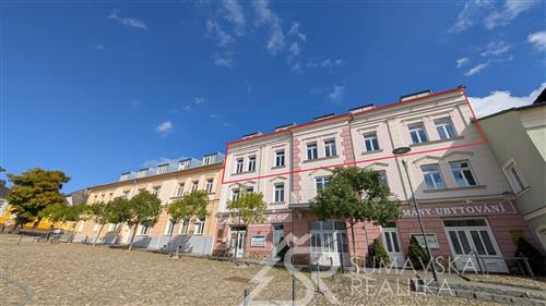 LUXUSNÍ APARTMÁN 4+1 PŘÍMO NA NÁMĚSTÍ V KAŠPERSKÝCH HORÁCH 1