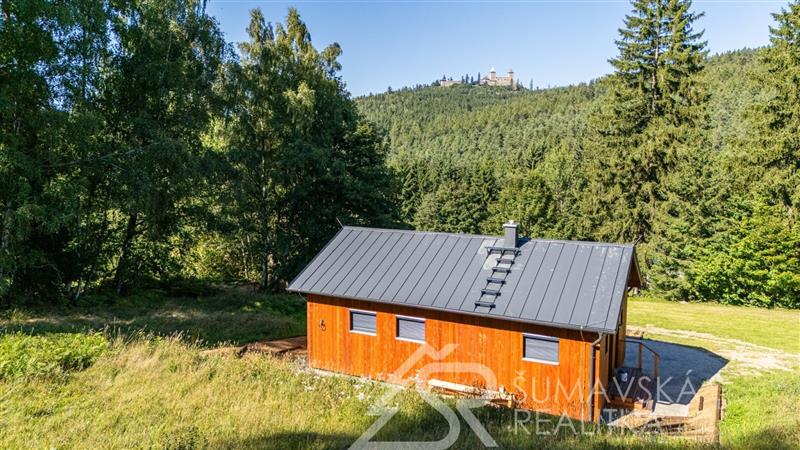JEDINEČNÁ MODERNÍ NOVOSTAVBA NA ŠUMAVĚ S VÝHLEDEM NA HRAD KAŠPERK 1