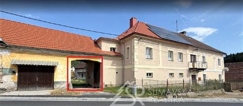 RODINNÝ DŮM K REKONSTRUKCI V BÝVALÉM ZÁMECKÉM DVOŘE V PODMOKLECH U SUŠICE 1