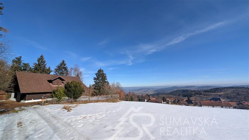 DŮM NA SAMOTĚ U LESA S FANTASTICKÝM PANORAMATICKÝM VÝHLEDEM,  OSTRUŽNO NA ŠUMAVĚ 1