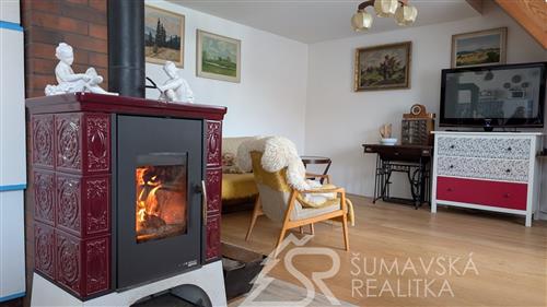 DŮM POD HRADEM KAŠPERK PO REKONSTRUKCI IHNED K NASTĚHOVÁNÍ, NEZDICE NA ŠUMAVĚ 1