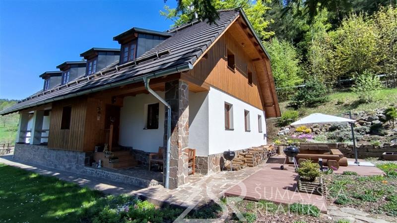 ŠUMAVSKÁ MODERNÍ CHALUPA S MOŽNOSTÍ PRONÁJMU V ŘETENICÍCH U KAŠPERSKÝCH HOR-VÝRAZNÁ SLEVA 1