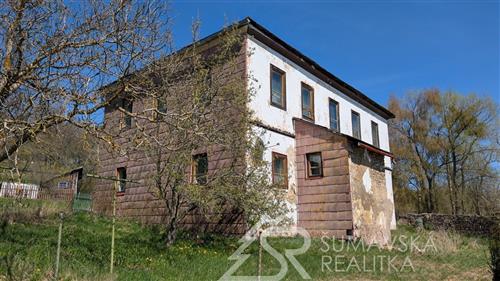 VĚTŠÍ DŮM NA ÚPATÍ  KRÁLOVSKÉHO KAMENE – ŠUMAVA - NICOV 1