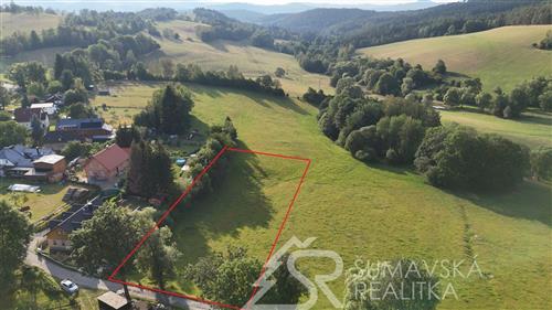 STAVEBNÍ POZEMEK O VÝMĚŘE 2.848 m2 S VÝHLEDEM,  OKRAJ KAŠPERSKÝCH HOR  – ŠUMAVA 1